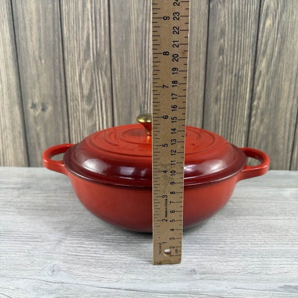 Le Creuset Signature Round Stew Pot 2.5 Qt Cerise Red Cast Iron 22cm Gold Knob